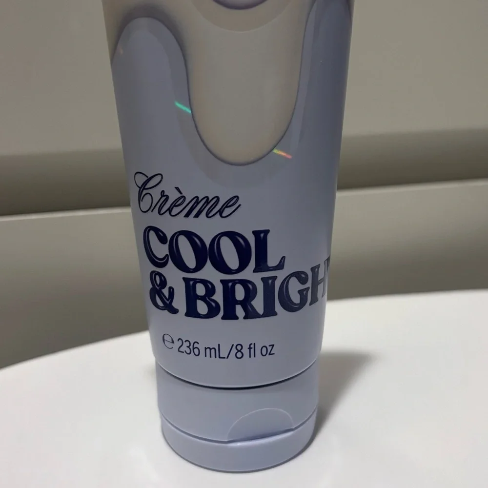 VS PINK Cool & Bright Creme Body Lotion